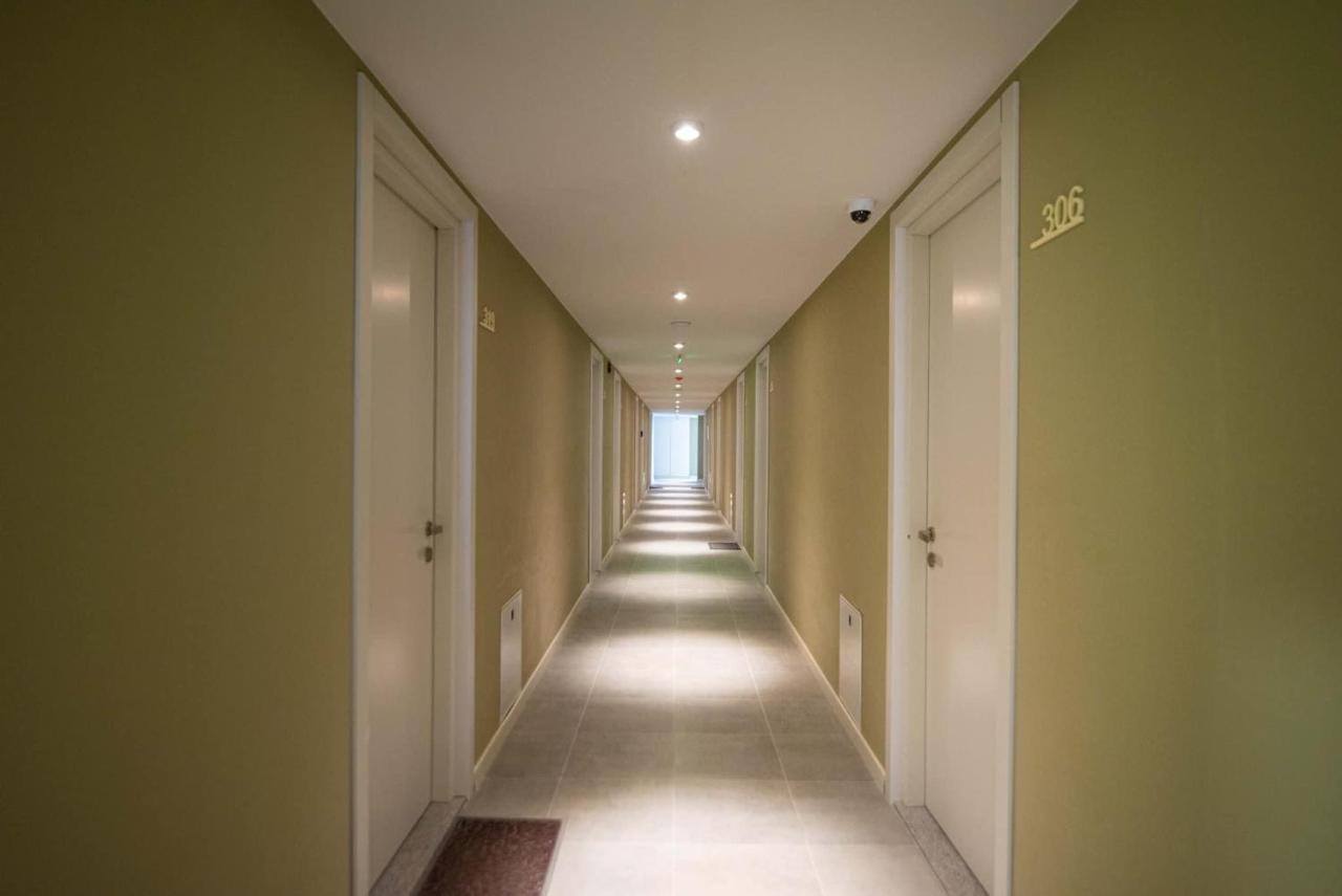 Touch The Mountains, Twins Hotel, New กูเดาริ ภายนอก รูปภาพ